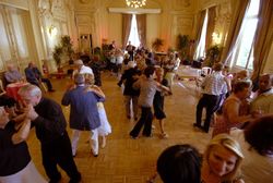 Big_image1_garden_party063_2126