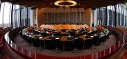 Pjg-hemicycle3