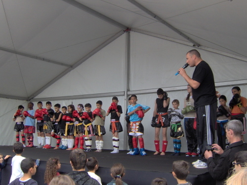 Démonstrations de kick boxing